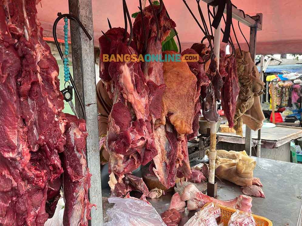 Daging sapi menjadi salah satu komoditas yang mengalami lonjakan. Foto: Bangsaonline.