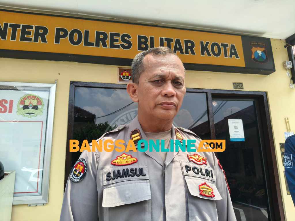 Iptu Samsul Anwar, Kasi Humas Polres Blitar Kota. Foto: Akina Nur Alana/BANGSAONLINE
