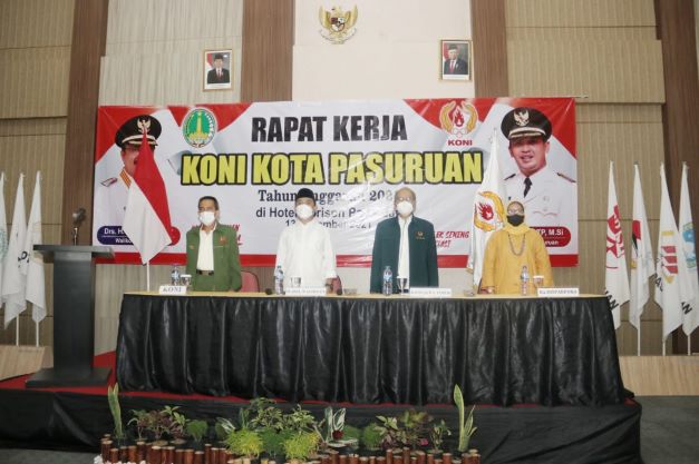 Rapat Kerja 2021 Pengurus KONI Kota Pasuruan digelar sesuai protokol kesehatan (prokes) ketat. Rapat kerja itu dilaksanakan di Hotel Horison, Sabtu (13/11/2021). Foto: ist