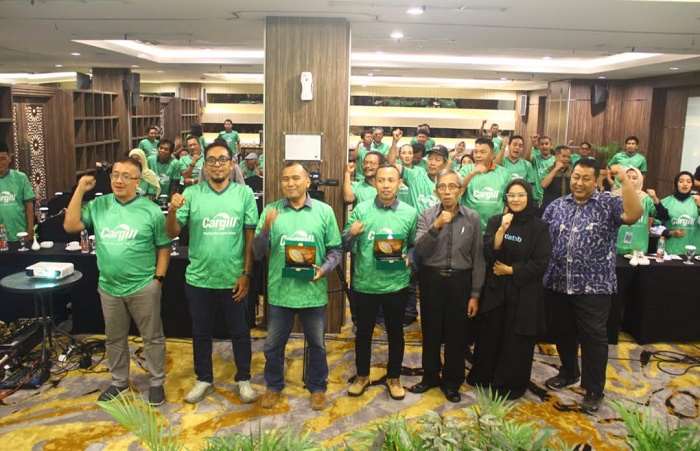 Manajemen Cargill bersama para wartawan dan pembicara saat media gathering. Foto: Ist.