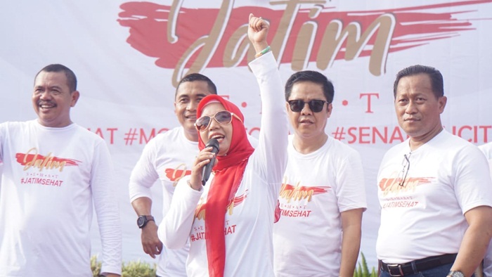 Wali Kota Mojokerto Ika Puspitasari bersama Wakil Wali Kota Achmad Rizal Zakaria dan Bupati Mojokerto Pungkasiadi.