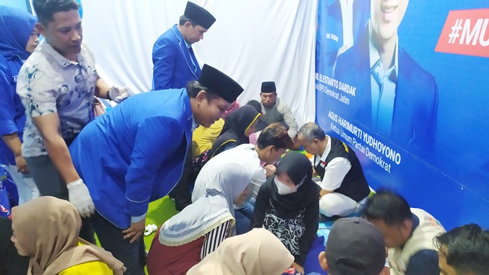 Pelaksanaan khitanan massal oleh Partai Demokrat bekerja sama dengan PSBB dan JCP.