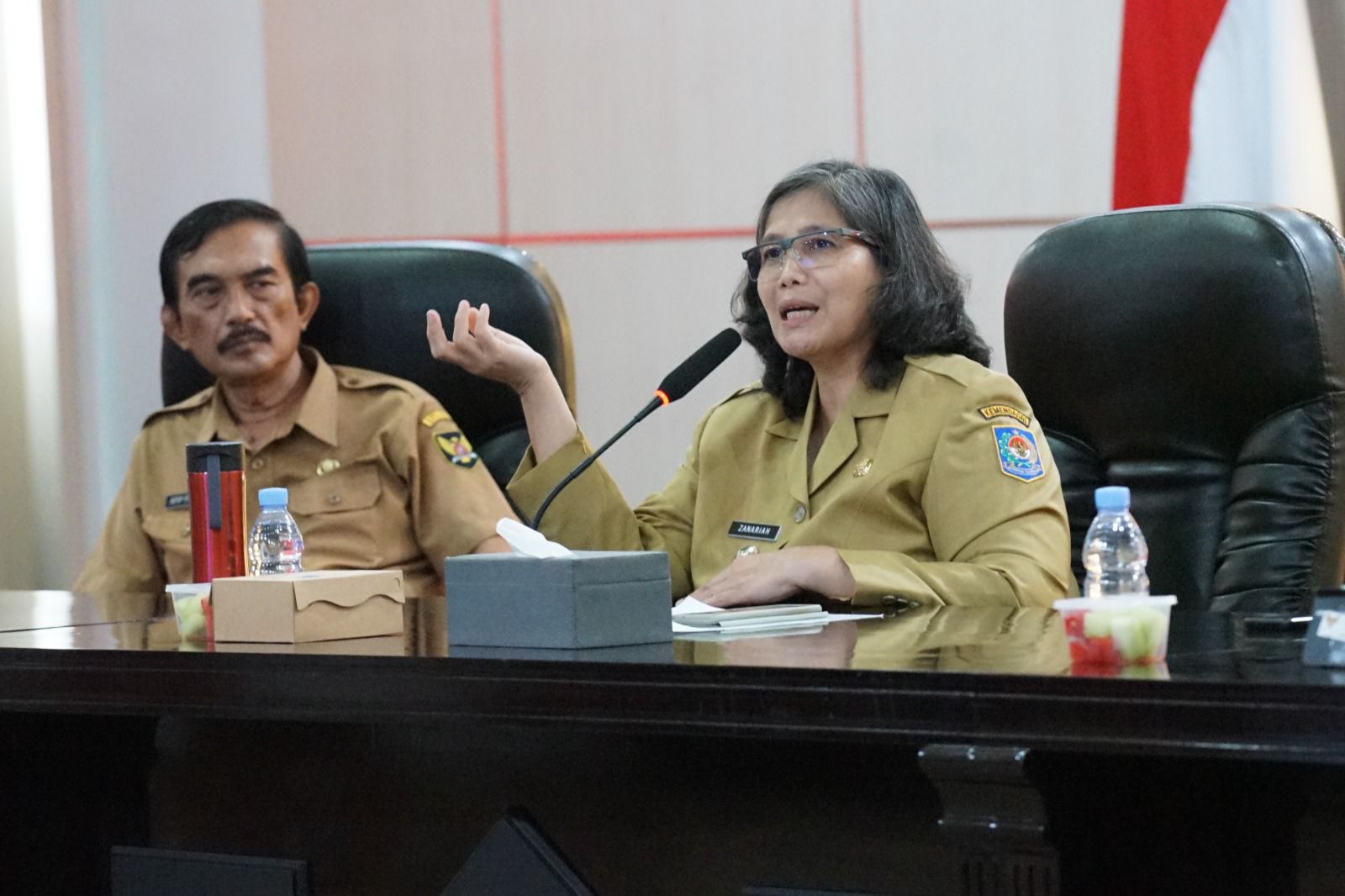 Wali Kota Kediri Zanariah didampingi Kepala Dinas Kominfo Kota Kediri Apip Permana, saat memberi sambutan (dok. Ist)