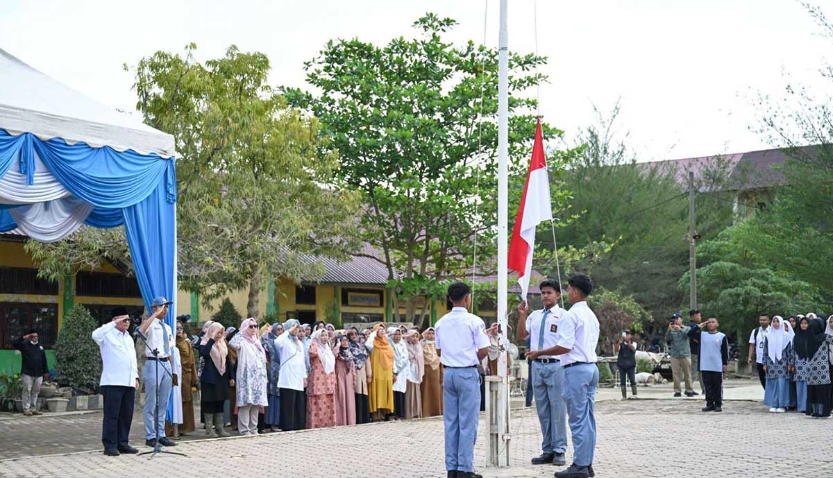 Kemendikdasmen Wajibkan Upacara Bendera Rutin di Sekolah
