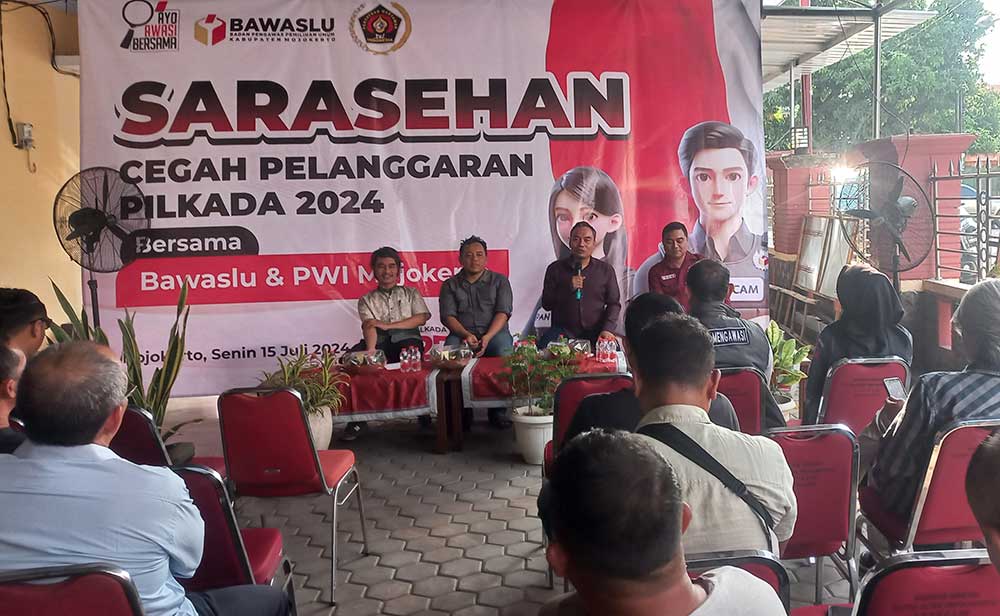 Sarasehan antara Bawaslu, PWI, dan KPU Kabupaten Mojokerto.