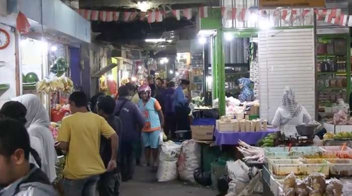 Suasana di Pasar Besar Kota Malang.