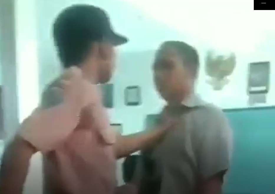 Aksi siswa SMP diduga di Wringinanom Gresik yang viral. foto: net