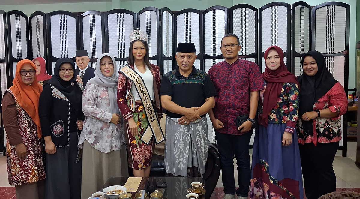 Raih Prestasi Internasional, Almira Lathifa Zulfa Silaturahmi ke Bupati Malang