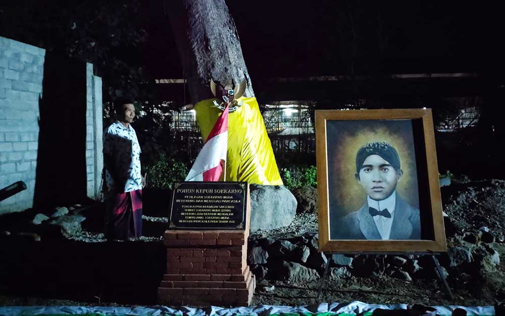 Di bawah pohon kepuh inilah Bung Karno kecil pernah bermain-main dan menggali butir-butir Pancasila. Foto: Ist.