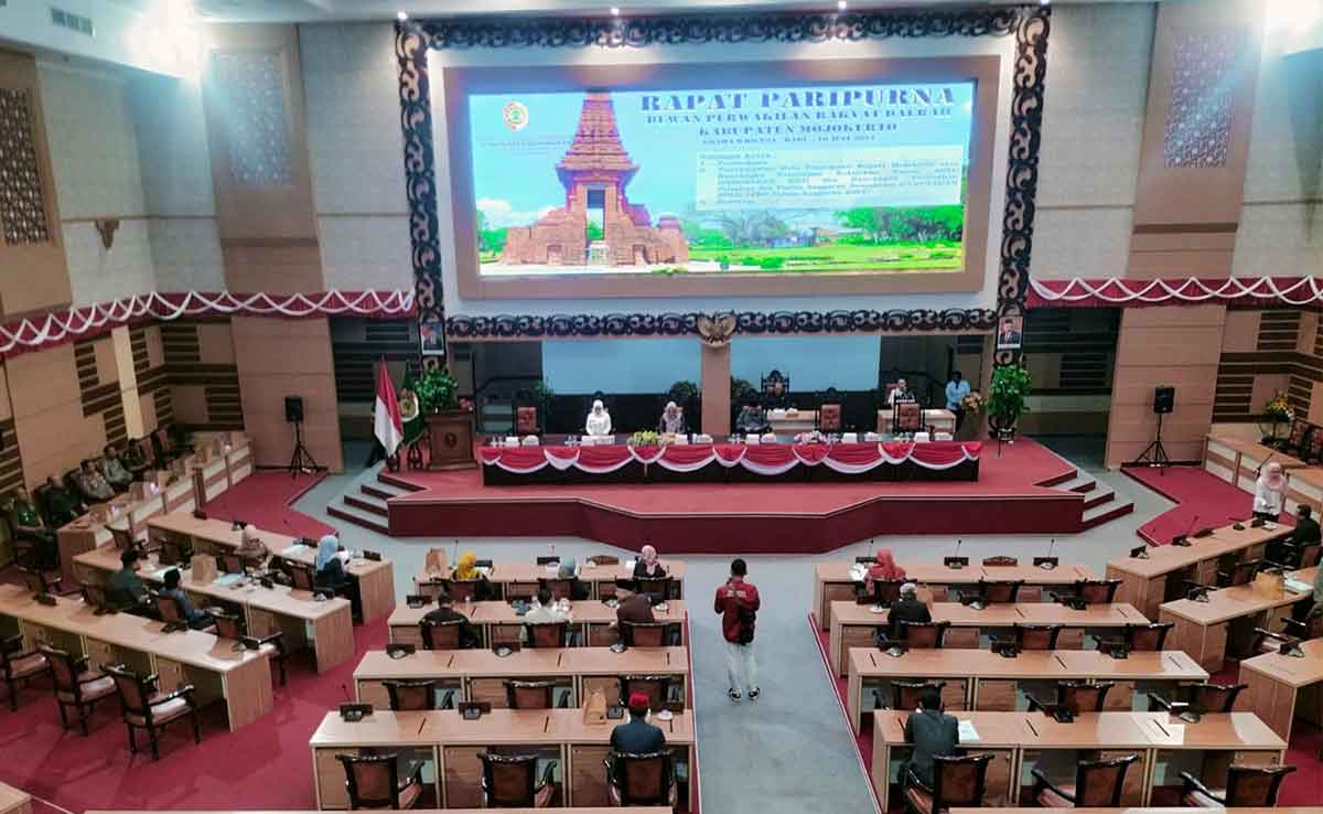 Rapat paripurna yang berlangsung di DPRD Kabupaten Mojokerto.