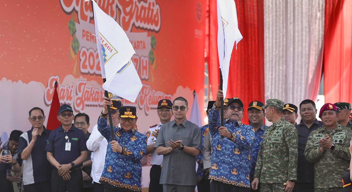 Gubernur DKI Jakarta, Pramono Anung, saat melepas peserta Mudik Gratis 2026.
