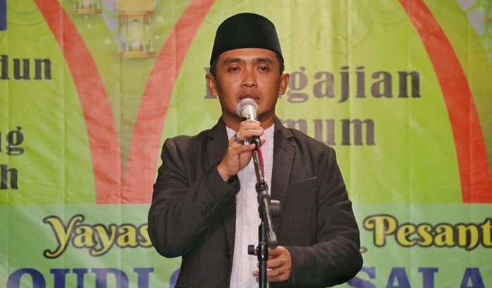 Wakil Wali Kota Pasuruan, Adi Wibowo, saat menghadiri wisuda Pondok Pesantren Roudlotus Salamah.