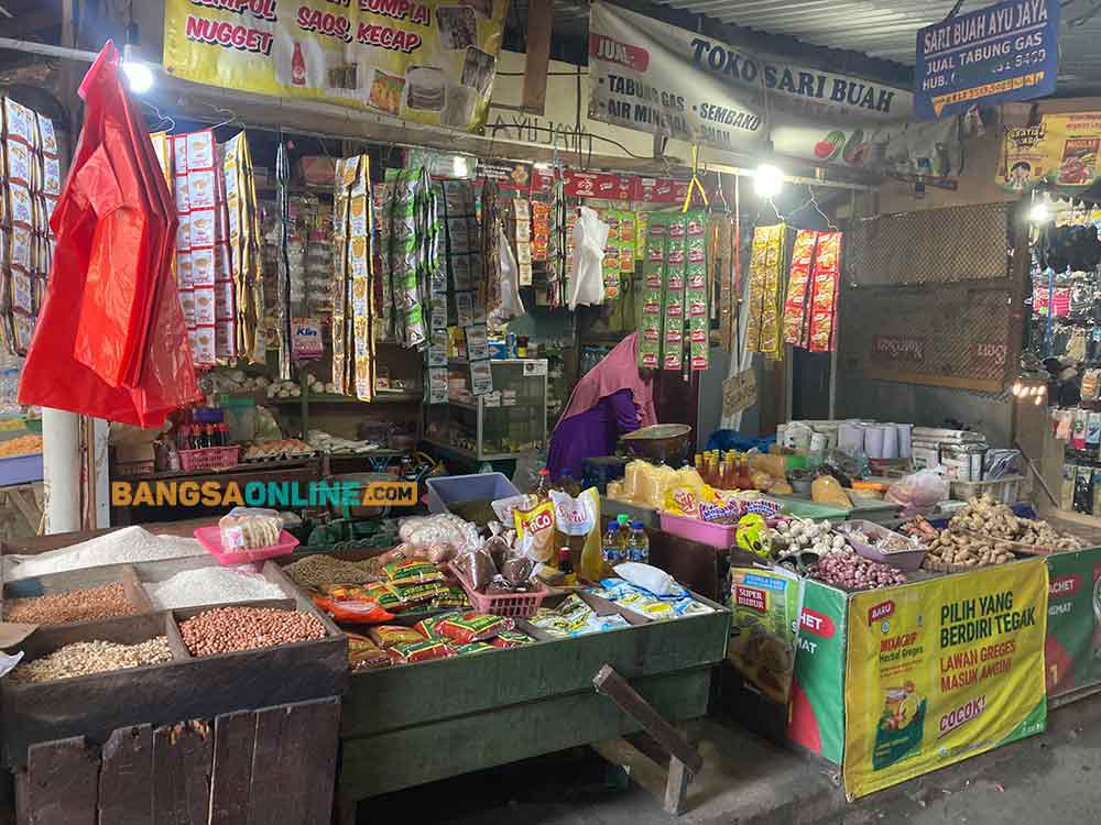 Harga sembako di Jatim hari ini kembali mengalami naik turun. Foto: Sulthon/BANGSAONLINE.