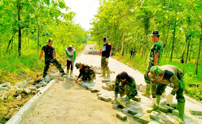 Satgas TMMD Kodim Ngawi Tetap Semangat Bekerja Meski Ramai Pemberitaan Virus Corona