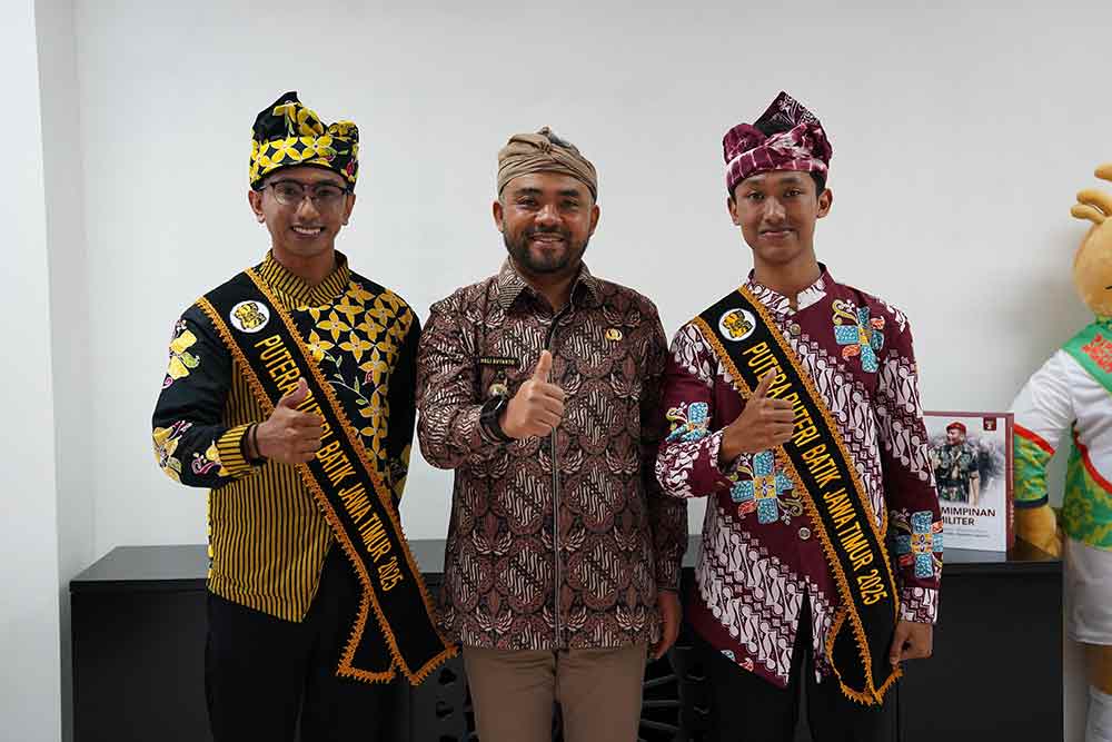 Wawali Kota Batu, Heli Suyanto, saat foto bersama perwakilan Kota Batu.