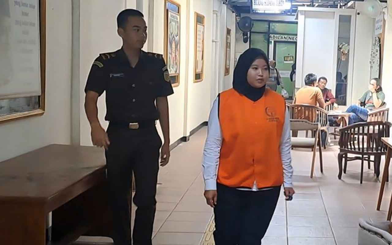Tega Bunuh Anak Kandungnya, Seorang Ibu asal Gresik Dituntut 12 Tahun Penjara
