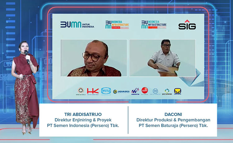 Direktur Engineering & Project SIG, Tri Abdisatrijo (kiri) bersama Direktur Produksi dan Pengembangan Semen Baturaja, Daconi (kanan) menandatangani MoU Indonesia Infrastructure Research & Innovation Institute (I2RI). (foto: ist)