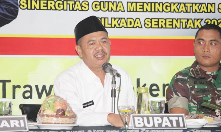 Bupati Pungkasiadi dalam acara Rakor Forkopimda di Hotel Grand Whiz Trawas. 