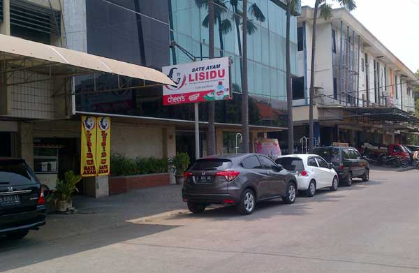 Ruko tempat hilangnya motor. foto: rusmiyanto/BANGSAONLINE