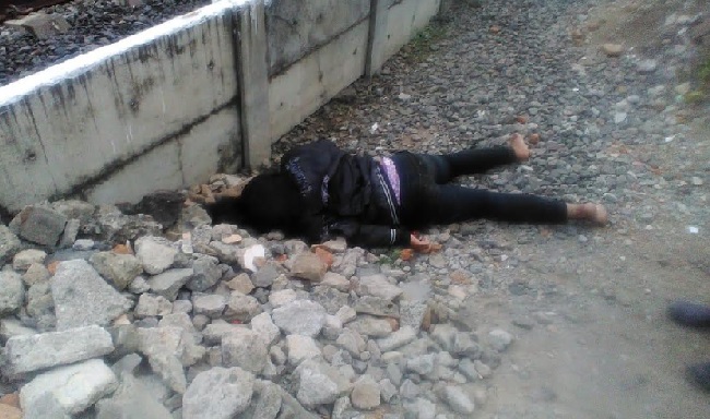 Nyeberang Rel Sambil Teleponan, Gegar Otak Disenggol Kereta Api