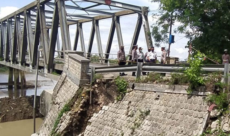 Jembatan Glendeng Tuban-Bojonegoro Ambles, Pemkab Buat Rekayasa Lalin