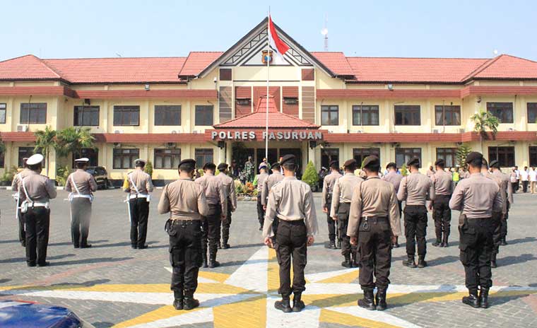 Apel pagi di Mapolres Pasuruan.