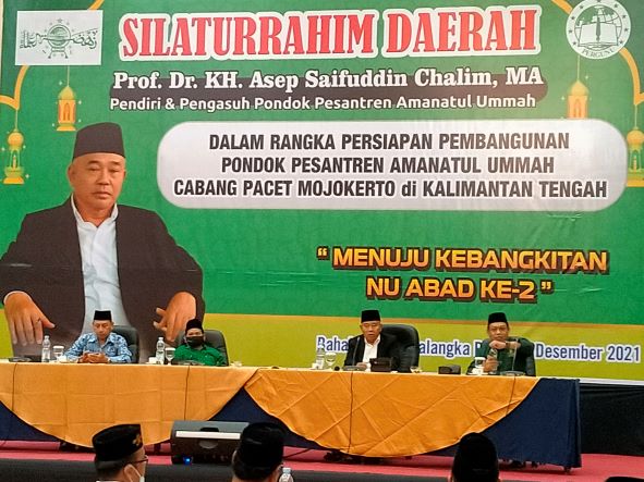 Prof Dr KH Asep Saifuddin Chalim, MA, saat menghadiri persiapan pembangunan Pondok Pesantren Amanatul Ummah di Bahalap Hotel, Palangkaraya, Kalimantan Tengah, Jumat (17/12/2021). Foto: MMA/ bangsaonline.com