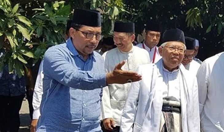 Cak Machfud saat mendampingi KH. Ma