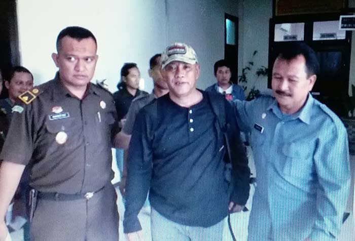 Diduga Korupsi Dana Desa, Kades Glagaharum Ditahan