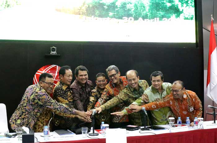 Jajaran Komisaris dan Direksi Semen Indonesia pada acara RUPS yang diselenggarakan Senin (30/4/2018) kemarin. foto: istimewa