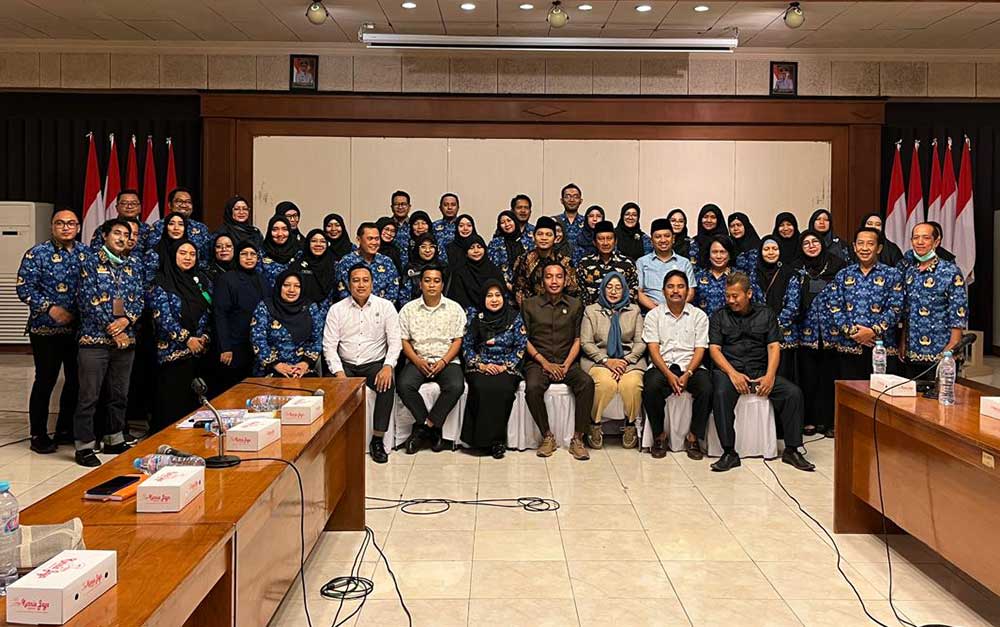 Ketua Komisi IV DPRD Gresik Muhammad Zaifudin saat bertemu OPD mitra untuk tanya pelaksanaan program. Foto: Ist.