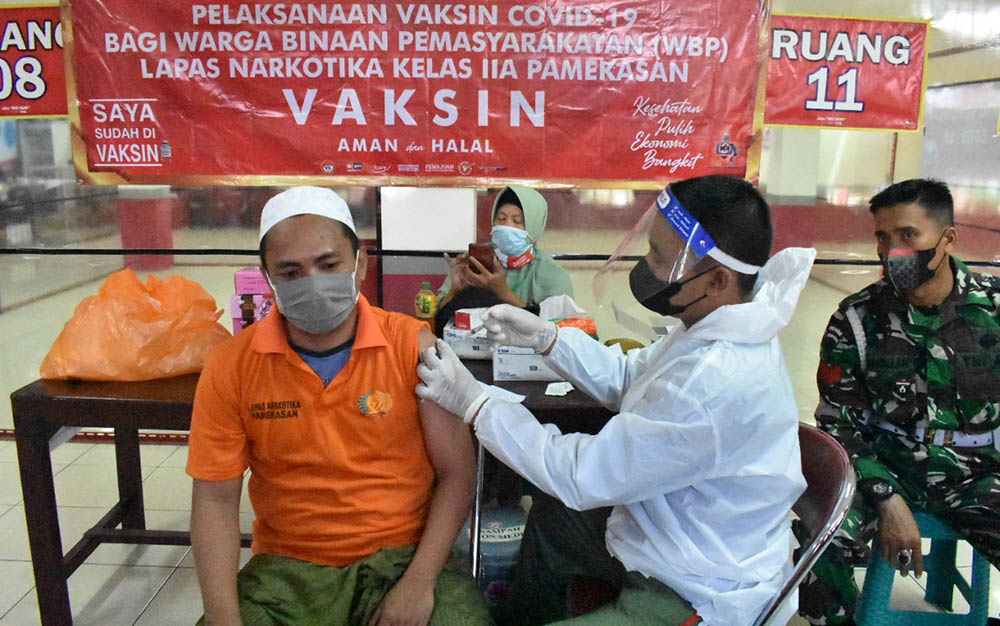101 Warga Binaan Pemasyarakatan Lapas Narkotika Pamekasan Divaksin Tahap Pertama