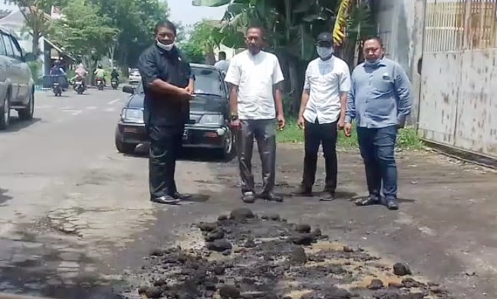 Komisi III DPRD Kota Probolinggo saat sidak Jalan Semeru.