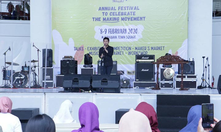Wakil Gubernur Jatim, Emil Elestianto Dardak Beri Sambutan Pada Acara DIY Festival 2020 "Crafting Sustainability” di Surabaya Town Square. foto: ist.