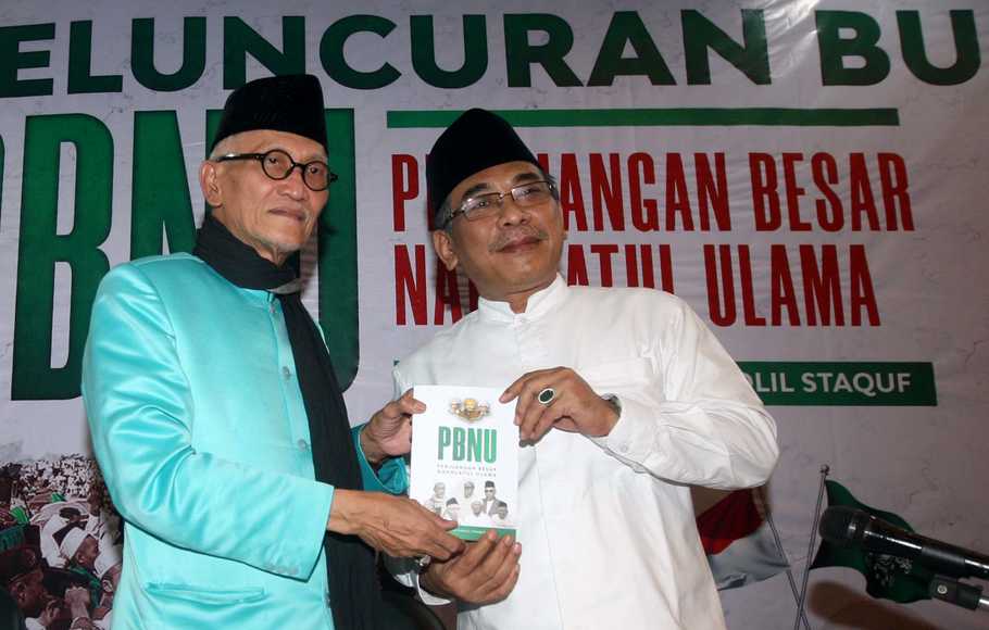 KH Miftahul Achyar dan Yahya Staquf dalam suatu acara. Foto: suara pembaruan