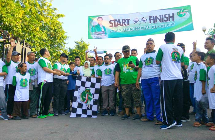 Ribuan massa Partai Persatuan Pembangun (PPP) mengikuti kegiatan Jalan-jalan Sehat (JJS) yang digelar pengurus PPP Pamekasan.