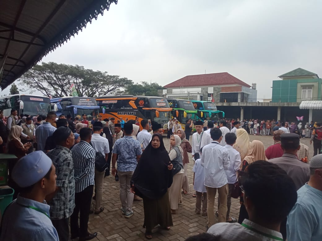 Kedatangan jemaah haji Kota Batu 2025