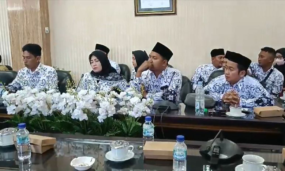 Puluhan Guru Honorer di Jember Mengadu ke Dewan Pertanyakan Kuota PPPK