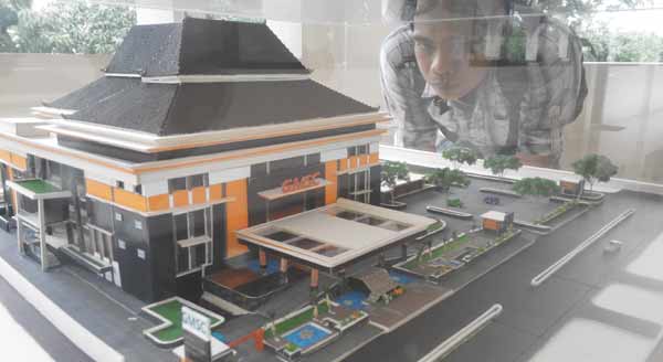 SEGERA DIBANGUN: Maket GMSC dipajang di kantor DPU Kota Mojokerto. foto: yudi eko/ BANGSAONLINE