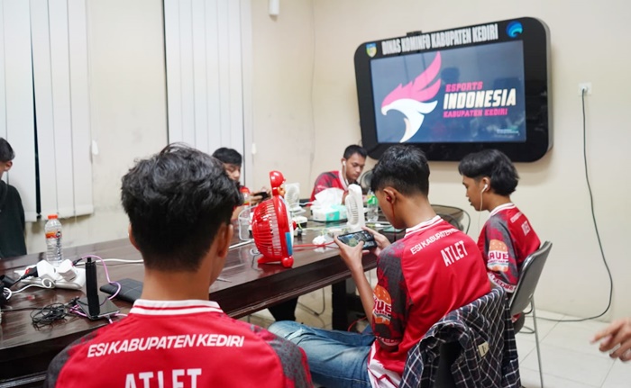Tim Esport PUBG Mobile Kabupaten Kediri saat beraksi. foto: ist.