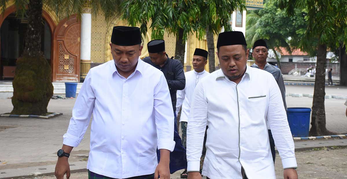 Bupati Situbondo saat Napak Tilas Isyarah Pendirian NU\.