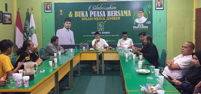 Suasana saat buka bersama yang digelar DPC PKB Jember.