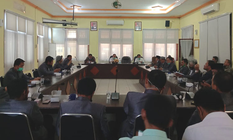 KONI Bangkalan saat melakukan pengajuan DAK ke DPRD Bangkalan. (foto: ist).