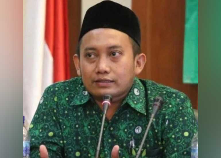 Aris Adi Leksono.