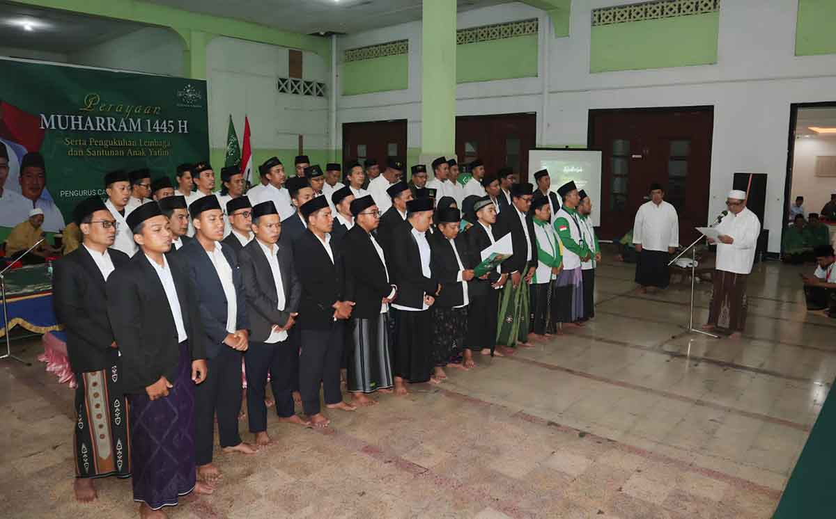 Pengukuhan pengurus lembaga di jajaran PCNU Surabaya.
