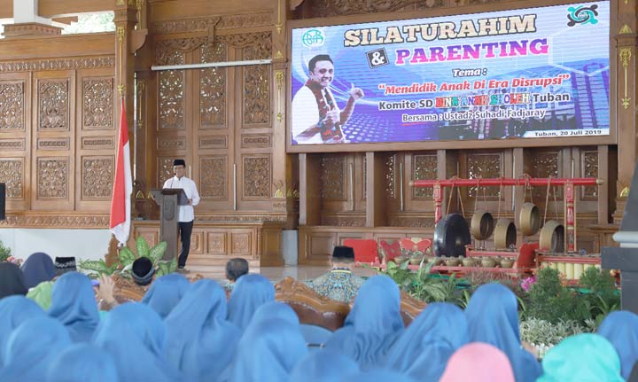 Bupati Tuban Beberkan Pentingnya Parenting di Era Digital