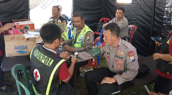 Tim Dokkes Cek Kondisi Anggota PAM Pemilu