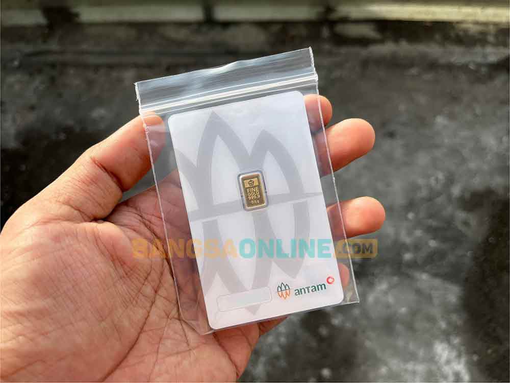 Berencana beli emas Antam? Simak harga terbarunya di sini. Foto: Sulthon/Bangsaonline.