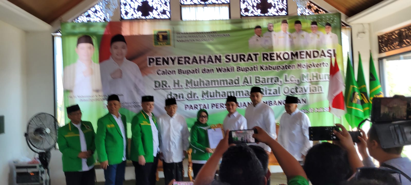 Penyerahan Rekom Cabup-Cawabup Mojokerto oleh PPP kepada Gus Barra dan Rizal Octavian