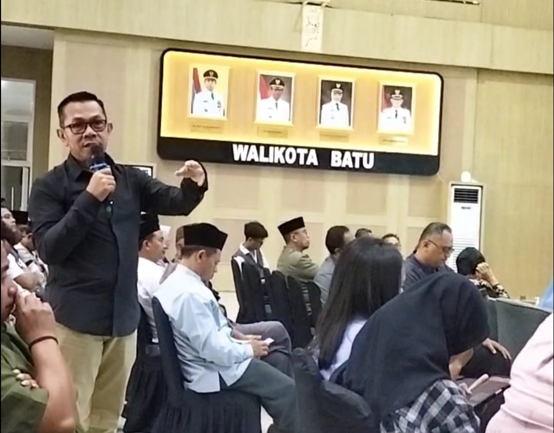 Wali Kota Batu Nurochman saat menyampaikan materi Mbatu Sae: Cetak Biru Ekosistem Kesehatan Kota Batu